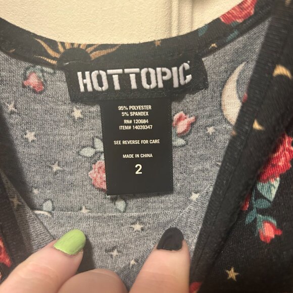 Hot Topic Roses & Celestial Bodies Strappy Back Mini Dress Plus Size 2X - Picture 7 of 7